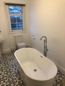 Et badeværelse på Mariyka House + 48 billeder