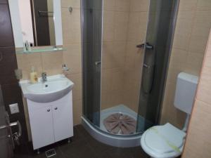 Koupelna v ubytování Casa Varipatti