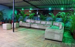 Posezení v ubytování Megh Residency Navi Mumbai