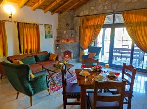 Et opholdsområde på Villa Kayakoy 1 - Private Stone Villa