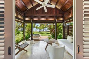 Гостиная зона в LUX* Le Morne Resort