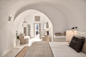 Гостиная зона в Charisma Suites
