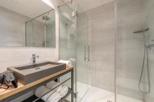 Ein Badezimmer in der Unterkunft Kyrat Amarac Suites