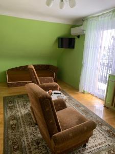 A seating area at Németh Vendégház