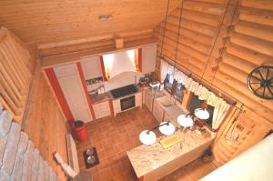 Kuchyň nebo kuchyňský kout v ubytování Chalet mit 7.000 m2 Land und wunderschöne Aussicht