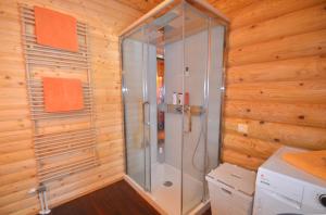 Koupelna v ubytování Chalet mit 7.000 m2 Land und wunderschöne Aussicht