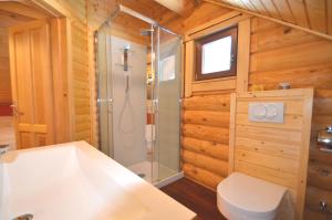 Koupelna v ubytování Chalet mit 7.000 m2 Land und wunderschöne Aussicht