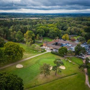 Golf v hotelu nebo okolí