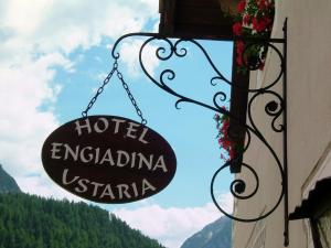 Üldine mäevaade või majutusasutusest Hotel Engiadina pildistatud vaade