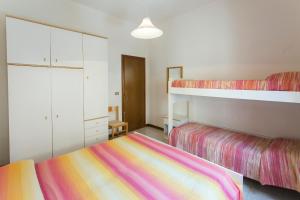 En eller flere senge i et værelse på Villa Generosa + 16 billeder