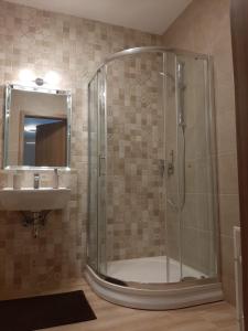 Ένα μπάνιο στο Rozsa55 apartment 2 rooms