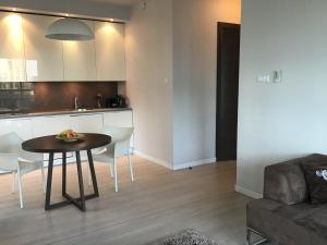 Kuchyň nebo kuchyňský kout v ubytování Platinum Towers Hotel Apartments