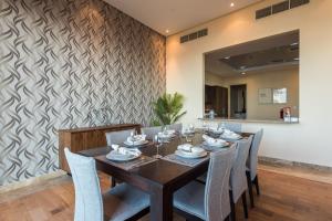 Restaurace v ubytování EDEN'S Homes & Villas - Dream Palm Residences