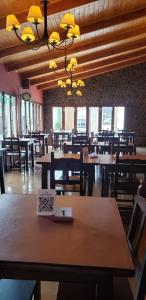 Um restaurante ou outro lugar para comer em Kalken Hotel by MH