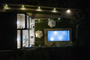 TV a/nebo společenská místnost v ubytování Villa Minos Plaka