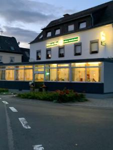 Gallery image of Vina am ring Apartment in Mannebach