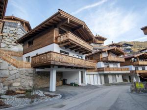 Gallery image of Luxury chalet with 4 bathrooms, near a small slope in Neukirchen am Großvenediger