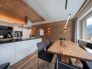 Gallery image of Luxury chalet with 4 bathrooms, near a small slope in Neukirchen am Großvenediger