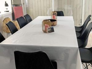 Møde- og/eller konferencelokalet på 10 person holiday home in Brattvåg