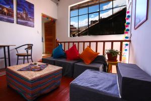 Zdjęcie z galerii obiektu CASONA TORDO - A 3 Cdras de la Plaza - Habitaciones con baño privado w Cuzco