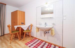 Foto dalla galleria di Ferienwohnung In Ruhiger Lage a Blons