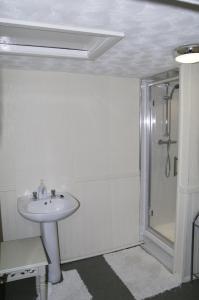 Ванна кімната в Fourways Guest House