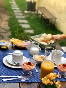 Frühstücksoptionen für Gäste der Unterkunft Suítes Astral