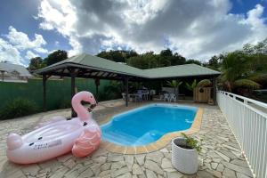 Басейн в Charmant appartement avec piscine або поблизу