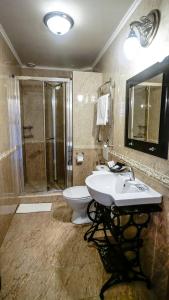 A bathroom at Hotel Plazma