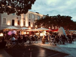 Restaurant ou autre lieu de restauration dans l'établissement Royal Hôtel