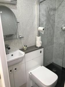 A bathroom at Culag Lochside Guesthouse 