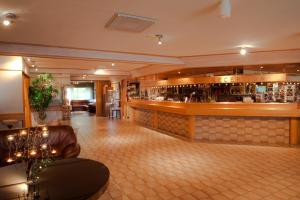 Lounge nebo bar v ubytování Hotelli Jussan Tupa