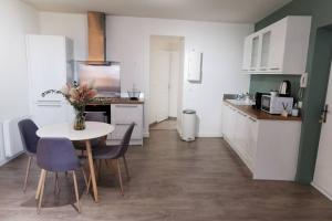 Gallery image of Appartement F2 COSY proche de l'HYPER CENTRE in Caen