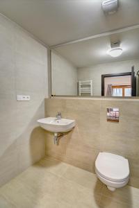 Łazienka w obiekcie Apartmány Sunny Lipno