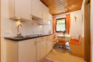 Imagem da galeria de Goldbichlhof em Lana mais 14 fotografias