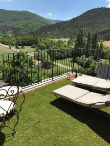 Nespecifikovaný výhled na hory nebo výhled na hory při pohledu z hotelu