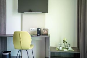 Kuchyň nebo kuchyňský kout v ubytování eee Hotel Gunskirchen