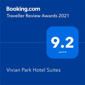 Ett certifikat, pris eller annat dokument som visas upp på Vivian Park Hotel Suites