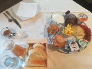 Jídlo v hotelu nebo okolí