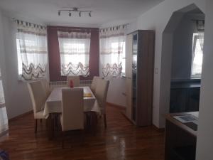 Fotografie z fotogalerie ubytování Apartment Igor - HOLIDAY HOME v destinaci Oštarije
