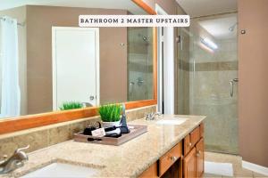 Ảnh trong thư viện ảnh của Exceptional, 5 Beds, Near Downtown - Bold Ruler ở Stafford