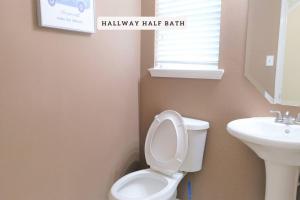 Ảnh trong thư viện ảnh của Exceptional, 5 Beds, Near Downtown - Bold Ruler ở Stafford