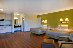 A kitchen or kitchenette at Motel 6-Cocoa Beach, FL