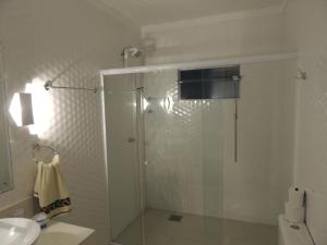 Ένα μπάνιο στο Casa Parque e Kartódromo +20 φωτογραφίες