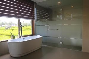 Ванная комната в Greenfield Luxury Villas