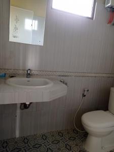 Kaesa Homestay的一间浴室