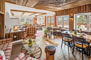 Posezení v ubytování Zur Schönen Aussicht Hotel garni