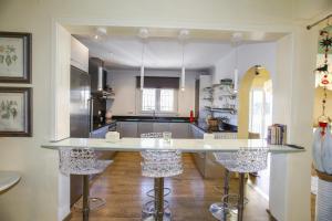 A kitchen or kitchenette at 026 Villa Leonor - Deniasol