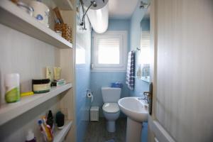 A bathroom at 026 Villa Leonor - Deniasol