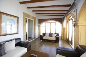 A seating area at 026 Villa Leonor - Deniasol